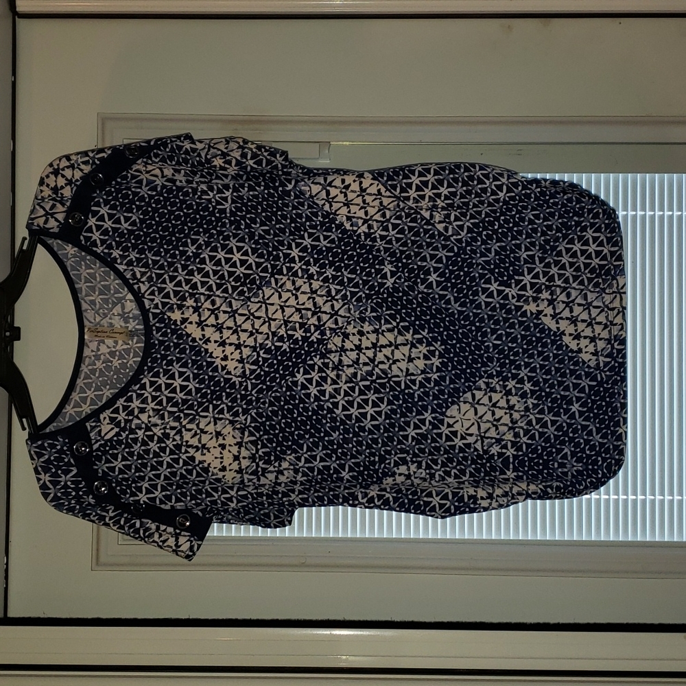Women XL navy and light blue blouse